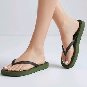 Women's Size 5 / 6 GREEN FLIP FLOPS Plant Based Women's Eco Friendly Shoes NWT